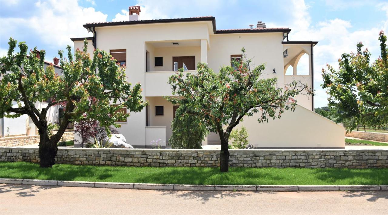 Apartmani Diana Novigrad  Bagian luar foto