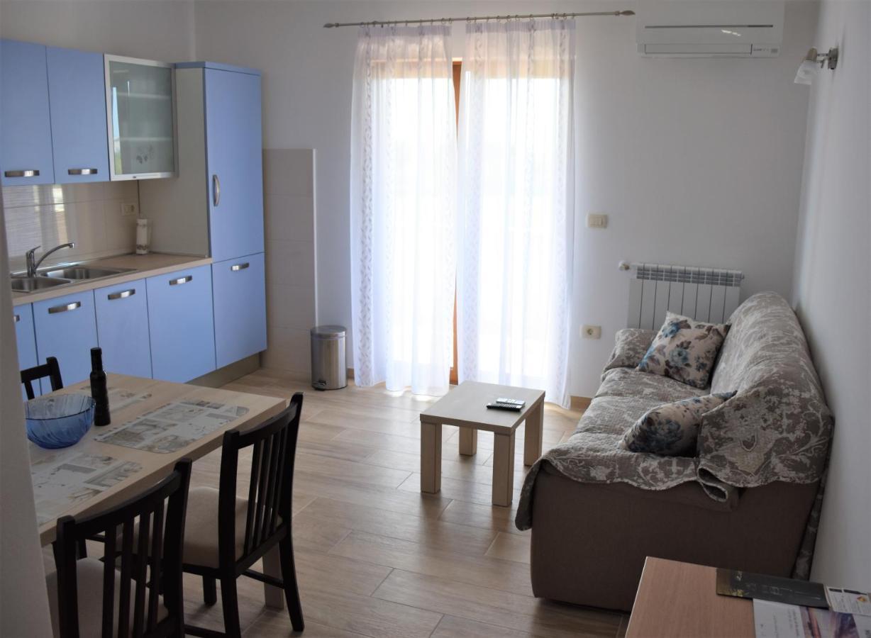 Apartmani Diana Novigrad  Bagian luar foto